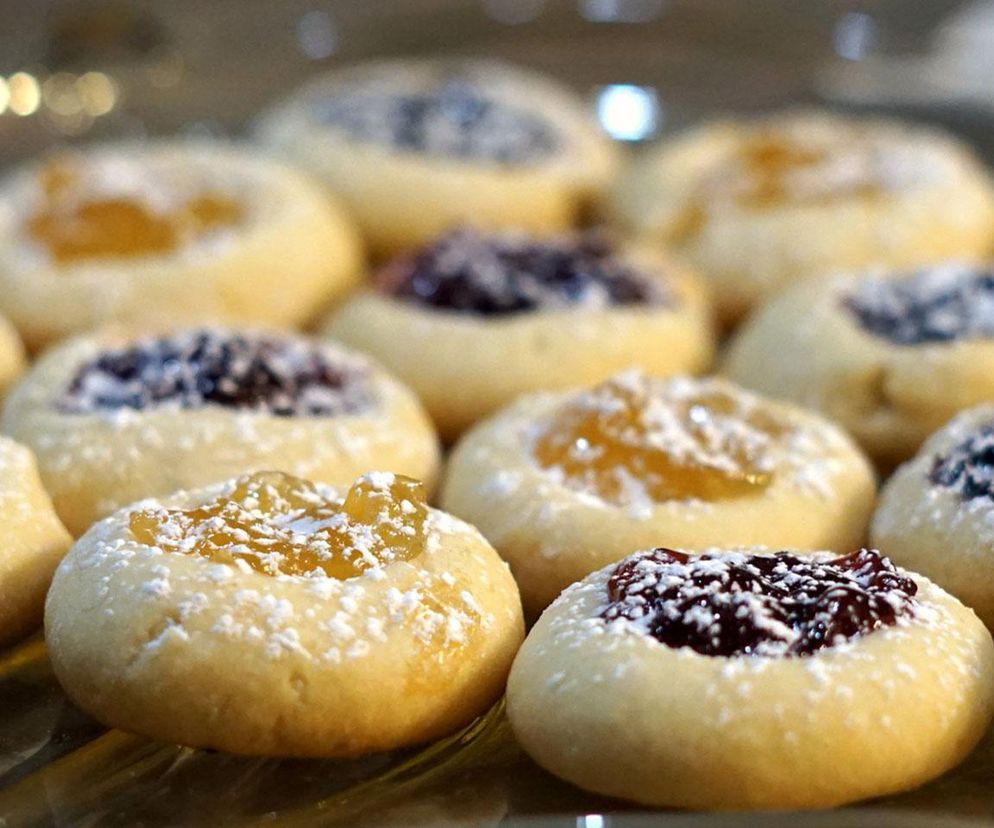 Najłatwiejsze ciasteczka kokosowe, jakie zrobiłam. Tajemnica ich smaku? Idealnie dobrane nadzienie