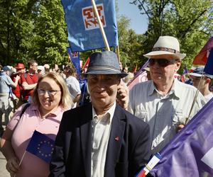 Święto Pracy w Warszawie. Przemaszerowali pod hasłem  Chcemy Europy Socjalnej!