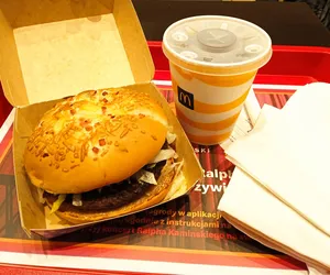 Burger Drwala w McDonald's 2022. Cena zwala z nóg. Ile kosztuje Burger Drwala? 