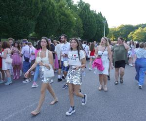 Fani Taylor Swift w drodze na Stadion Narodowy. Koncert N1 1.08.2024