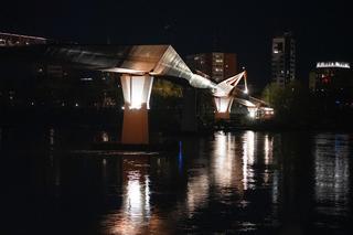 Tak wygląda nowy most w Warszawie. Kładka pieszo-rowerowa nad Wisłą otwarta