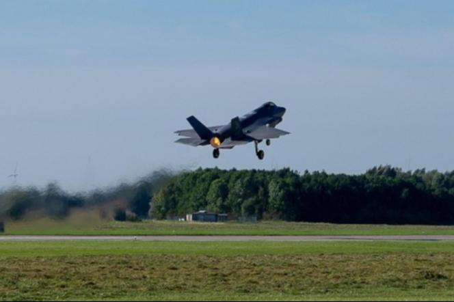 Włoski F-35 startuje z bazy w Malborku