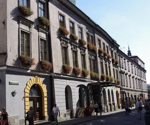 To jeden z najpiękniejszych budynków w Krakowie. Kiedyś znajdowała się w nim oberża