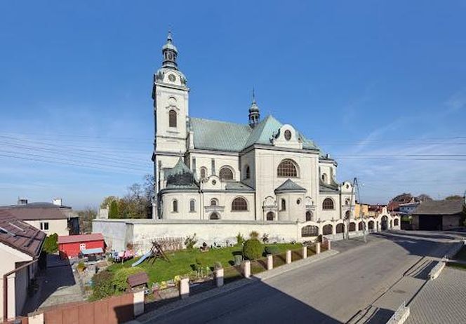 Atrakcje Krzanowic to architektura sakralna - kościół św. Wacława i św. Mikołaja