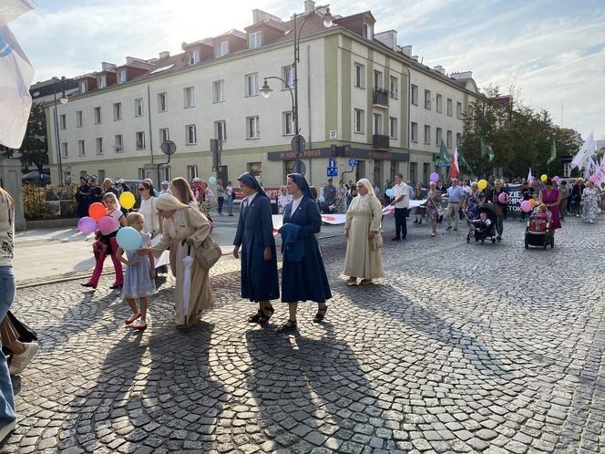 13. Marsz dla Życia i Rodziny zgromadził tłumy na ulicach Białegostoku [ZDJĘCIA]