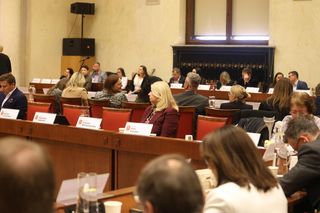 Nadzwyczajna sesja Rady Warszawy