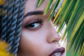 Te kolory nosimy na ustach latem 2025. Obok bezpiecznej klasyki także ekstrawaganckie odcienie dla odważnych