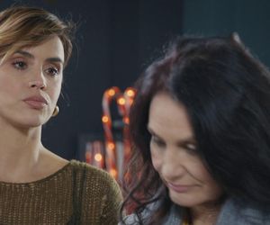 M jak miłość, odcinek 1859: Aleksandra (Małgorzata Pieczyńska), Kama (Michalina Sosna)