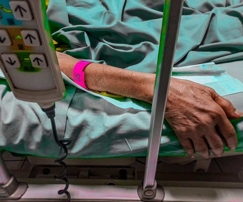 Tysiące ludzi czekają na przyjęcie do szpitala. Uruchomiono plany awaryjne