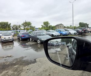 Mandaty za parkowanie przy PKP