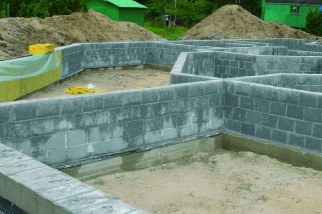 Bloczki fundamentowe z keramzytobetonu
