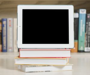 Mikroksiążka z wygenerowaną przez AI bajką lub opowiadaniem