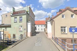 To miasto nazywane jest Małą Wenecją Północy. Można doliczyć się tu kilkunastu mostów