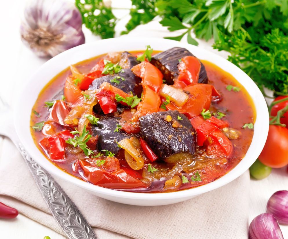 Gulasz z czerwonych warzyw