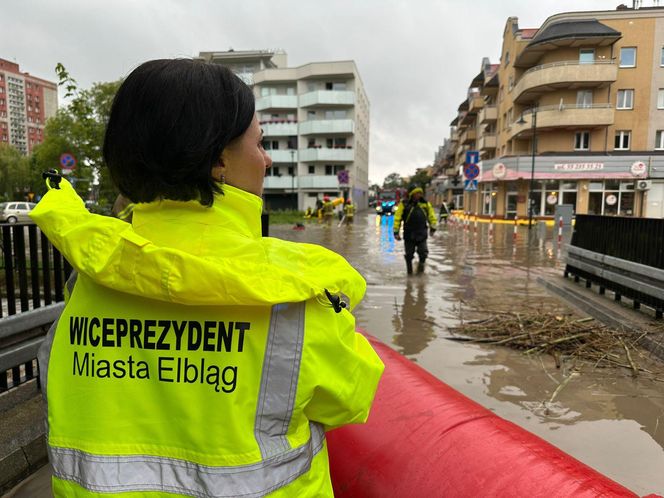 W Elblągu wylała rzeka. Wprowadzono stan pogotowia przeciwpowodziowego. „Każdy z nas się boi”