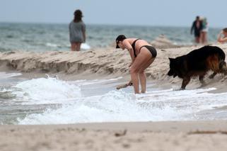 Boska Szapołowska, aktorka na plaży