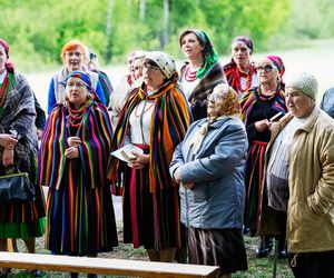 Ten zwyczaj sięga V wieku. W Łódzkiem wciąż jest kultywowany 