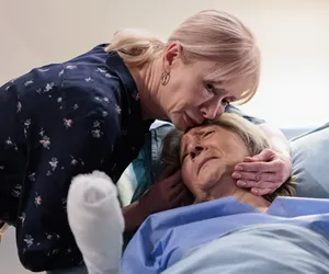 Na Wspólnej. Ewa jak jej matka zachoruje na Alzheimera? Wydało się czy odziedziczy po Irenie nieuleczalną chorobę - ZDJĘCIA