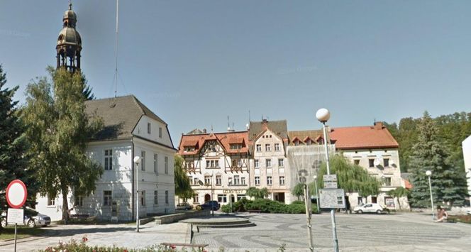 W tym mieście na Dolnym Śląsku mieszka mniej osób niż na wsiach. Leży niedaleko Jeleniej Góry