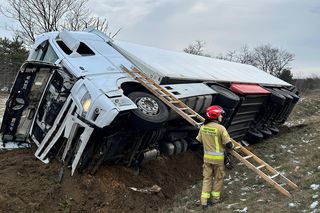 Zderzenie dwóch ciężarówek na S10 w Toruniu