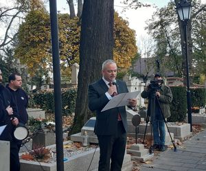 Zapłonęły znicze i złożono hołd walczącym o niepodległość. Zainaugurowano cykl obchodów Święta Tarnów - Pierwsze Niepodległe 