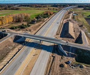 18 grudnia GDDKiA oddała  do ruchu ostatni z trzech odcinków autostrady A2 Mińsk Mazowiecki – Siedlce, pomiędzy węzłami Groszki i Siedlce Zachód