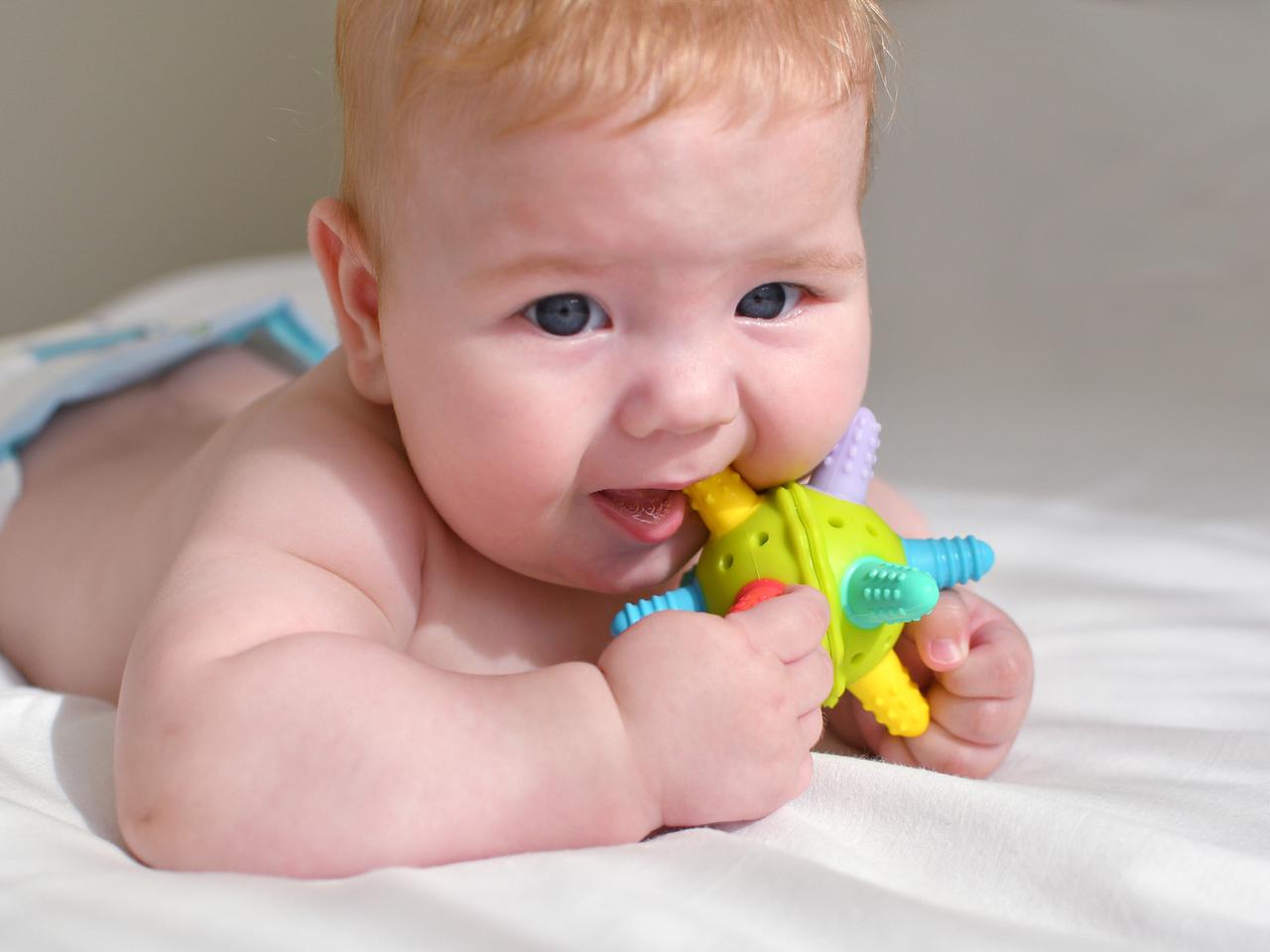 Rozgryźć ząbkowanie czyli co powinnaś wiedzieć o ząbkowaniu niemowlaka