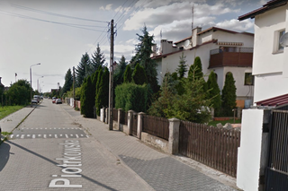 Zwłoki mężczyzny przed domem na Stabłowicach we Wrocławiu. W budynku znaleziono martwą kobietę