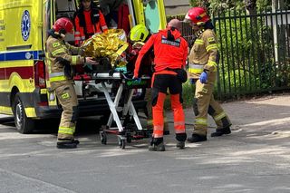 Dramat rodzinny w Piastowie? Córka zaatakowała swoją mamę. Nieoficjalnie: ugodziła ją nożem