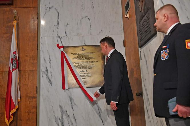 Błaszczak miał okazję odsłonić tablicę upamiętniającą 100-lecie Bitwy Warszawskiej 