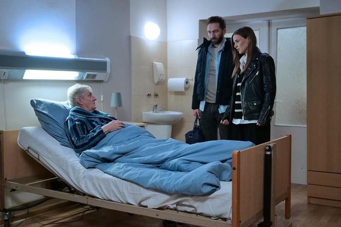 	Pierwsza miłość odc. 3792. Marta (Honorata Witańska), Arek (Dariusz Wieteska), Jerzy (Grzegorz Wons) - ojciec Marty