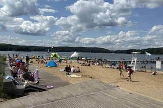 Wakacyjny patrol Eska Summer City na olsztyńskiej Plaży Miejskiej