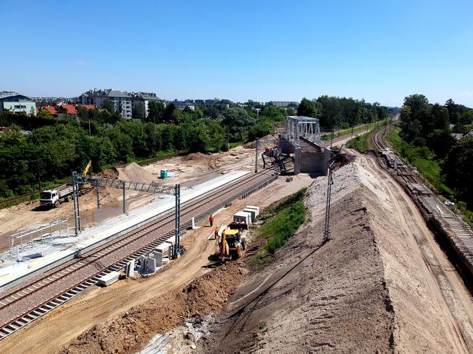 Nowa stacja kolejowa w Bronowicach rośnie w oczach!