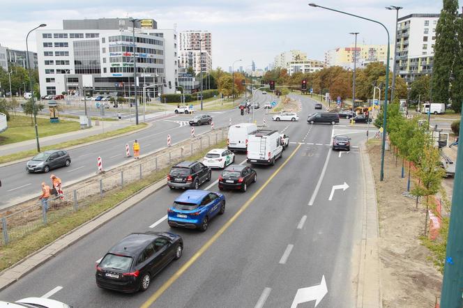 Ostrobramska do remontu. Ruszyła przebudowa skrzyżowania z ul. Poligonową