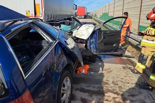 Osobówka wbiła się tył ciężarówki. Kierowca zginął na miejscu!