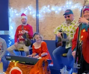 Nagrali nietypową świąteczną piosenkę. Pokazuje prawdziwe oblicze polskich obyczajów [WIDEO]