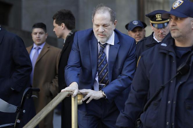 Wyrok Harveya Weinsteina unieważniony! "Płakał łzami radości"