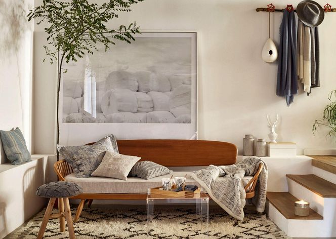 Wnętrza z podestami i podłogą na różnych poziomach