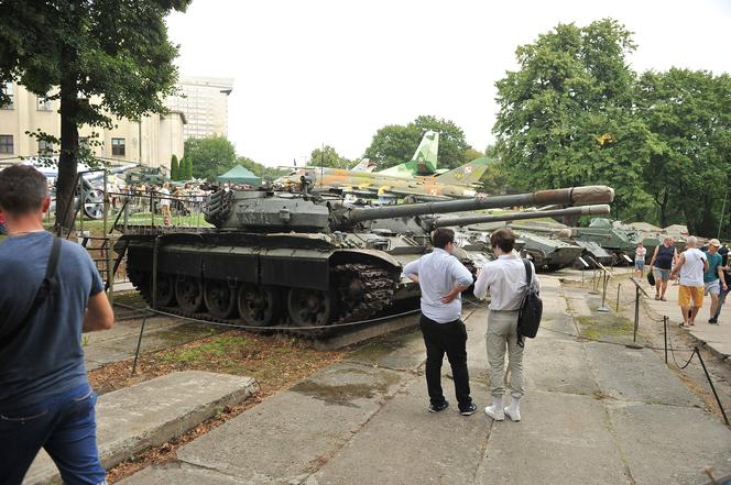 Armaty zagrzmiały w Warszawie. Obchody święta Wojska Polskiego