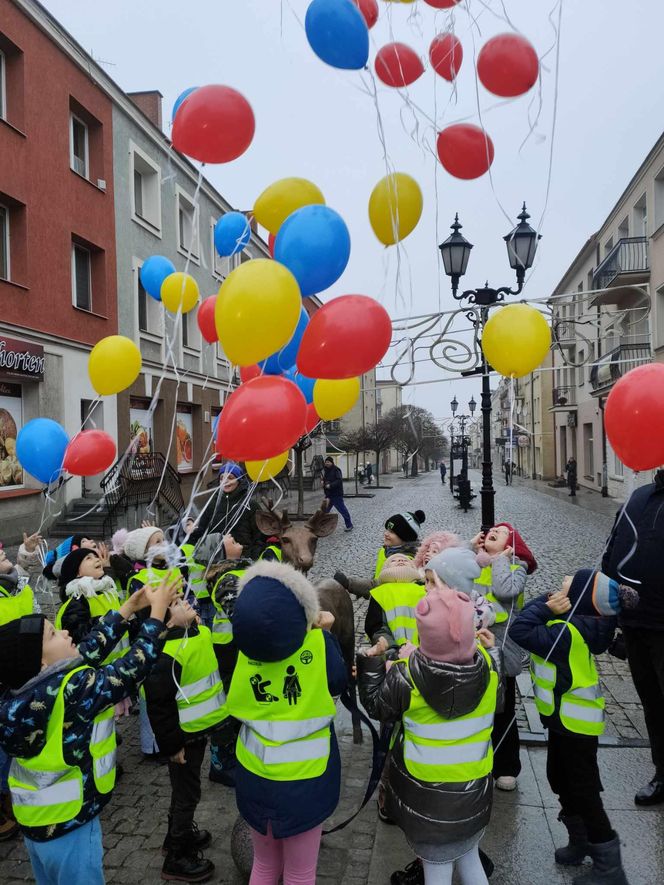 Jelonek stanął przy fontannie na ul. Długiej! Nowa atrakcja turystyczna Łomży poleca się do robienia zdjęć