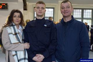 Ślubowanie nowych policjantów w Olsztynie. W szeregi wstąpiło 52 funkcjonariuszy [ZDJĘCIA]