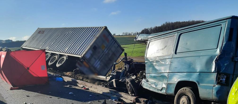 Litwinki. Koszmarny wypadek na S7! Dwóch robotników drogowych nie żyje, dwóch rannych