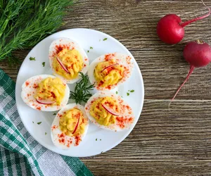 Wegańskie jajka to prawdziwy przysmak. Przepis, który pokochają nie tylko weganie