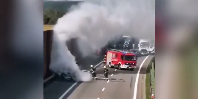 Pożar samochodu na autostradzie A4