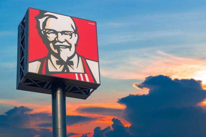 KFC świętuje 130. rocznicę urodzin swojego założyciela. Kim był Harland Sanders?