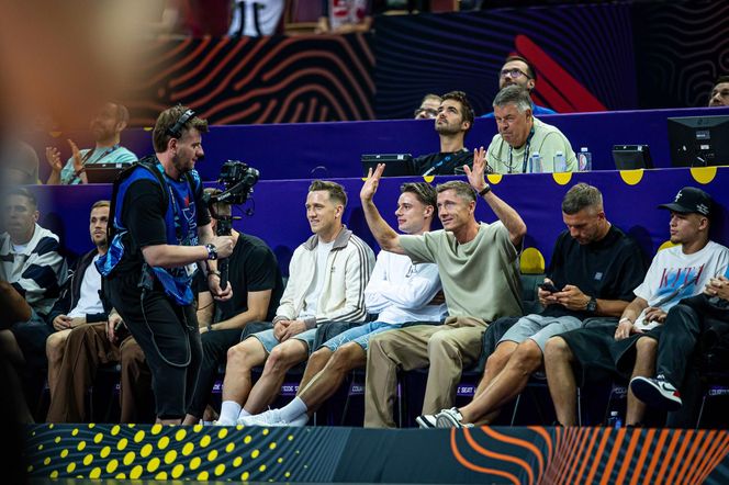 Robert Lewandowski rzucał do kosza podczas Polska - Francja