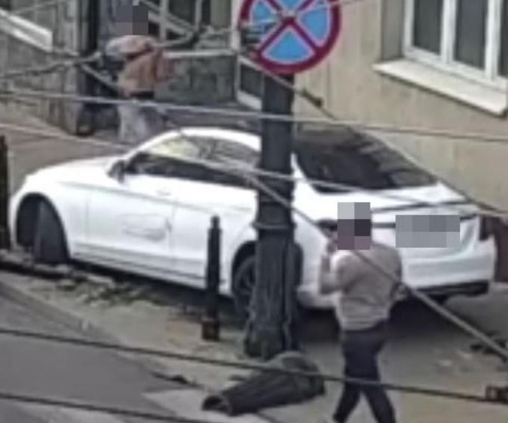 Auto demolka, a za kółkiem pijany kierowca