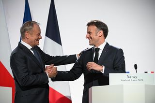Tusk i Macron podpisali przełomowy traktat. Co to oznacza dla Polski
