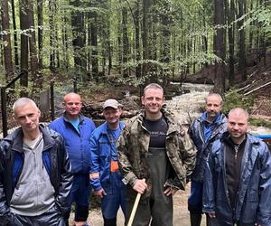 Sześciu mężczyzn uratowało Jelenią Górę! Nie poddali się nawet gdy nadzieja na ocalenie gasła 