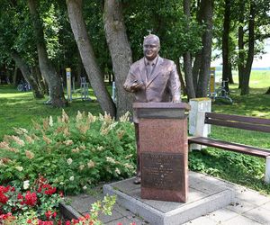 Pomnik Przemysława Gosiewskiego w Dąbkach